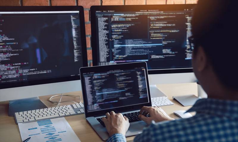 数据科学选型：R与Python如何赋能恩施网站建设？